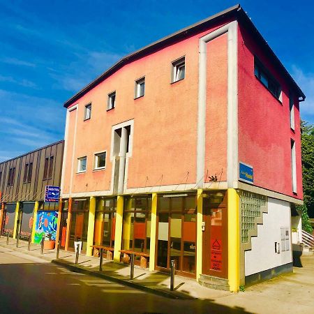Aladin Hostel リュブリャナ エクステリア 写真