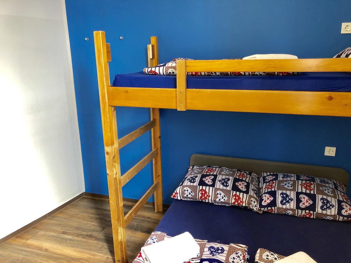 Aladin Hostel リュブリャナ エクステリア 写真